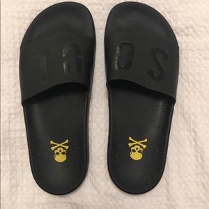 Black Soulcycle Slides